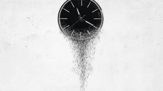 Disintegrating clock