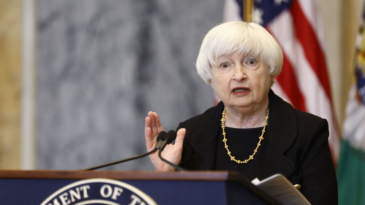 yellen-janet-treasury-lectern.jpg